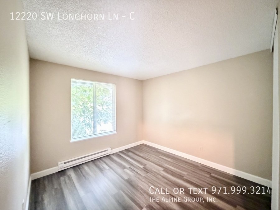 🪴 Stylish 2BR Retreat – Covered Deck & Private Oasis property image