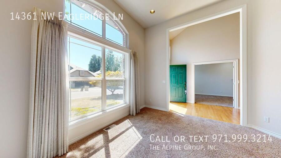 🌿 Oakridge Estates Beauty — Spacious Home + Fenced Backyard! property image