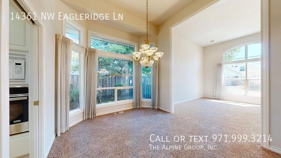🌿 Oakridge Estates Beauty — Spacious Home + Fenced Backyard! property image