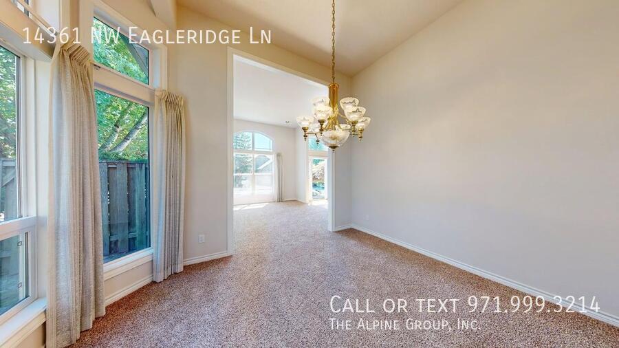 🌿 Oakridge Estates Beauty — Spacious Home + Fenced Backyard! property image