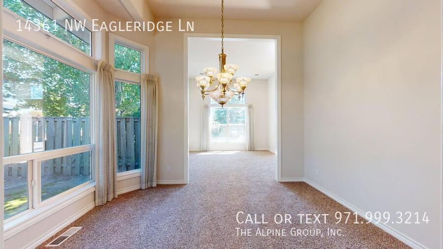 🌿 Oakridge Estates Beauty — Spacious Home + Fenced Backyard! property image