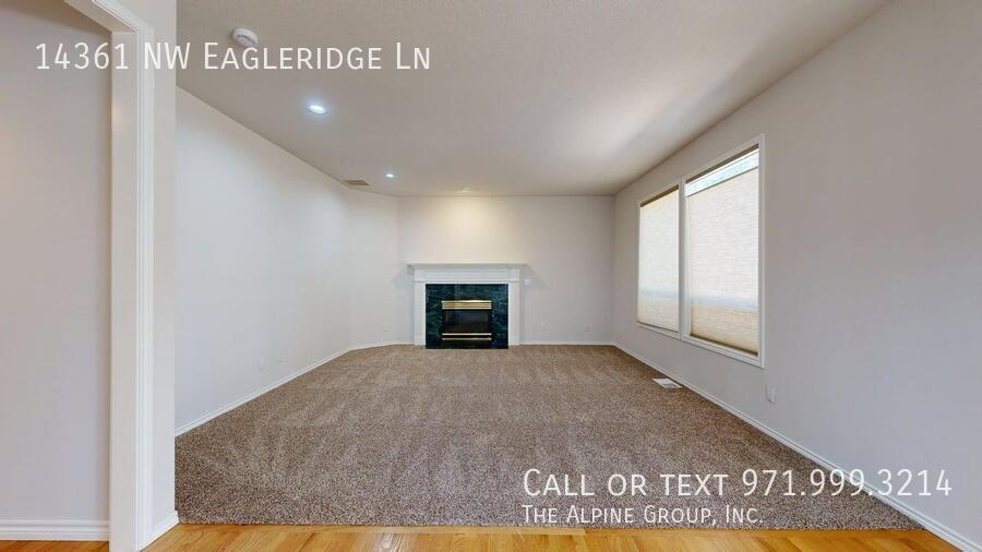 🌿 Oakridge Estates Beauty — Spacious Home + Fenced Backyard! property image