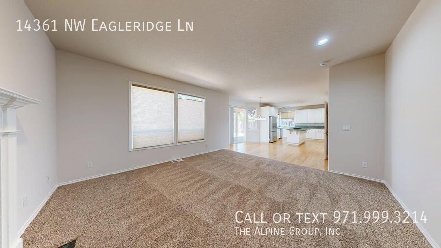 🌿 Oakridge Estates Beauty — Spacious Home + Fenced Backyard! property image