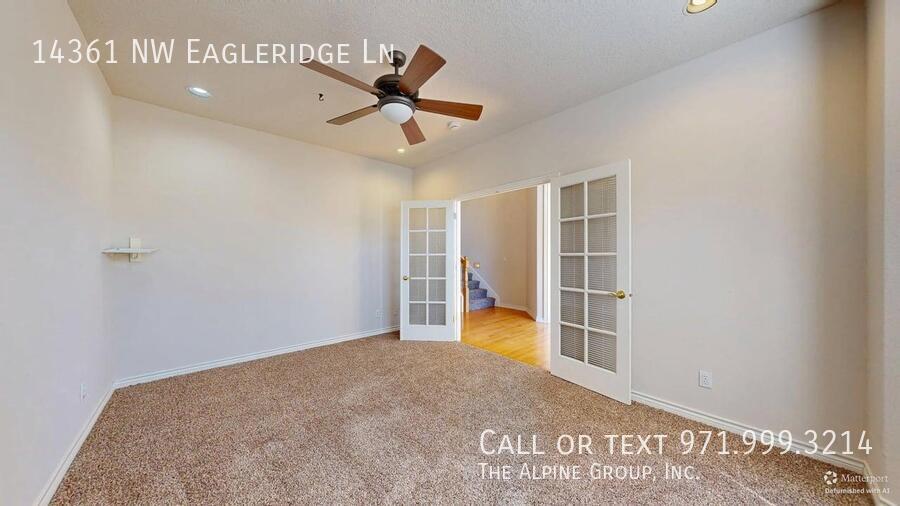 🌿 Oakridge Estates Beauty — Spacious Home + Fenced Backyard! property image