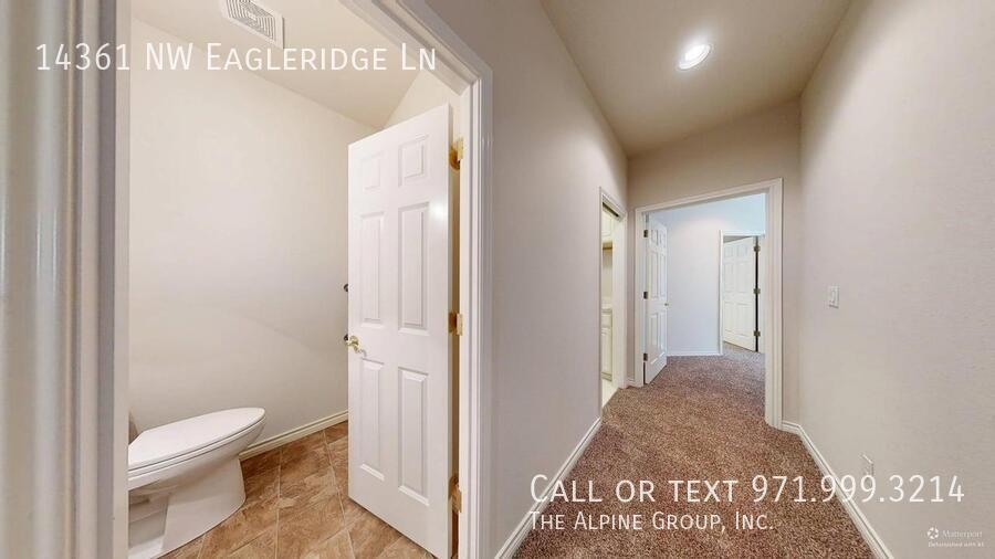 🌿 Oakridge Estates Beauty — Spacious Home + Fenced Backyard! property image