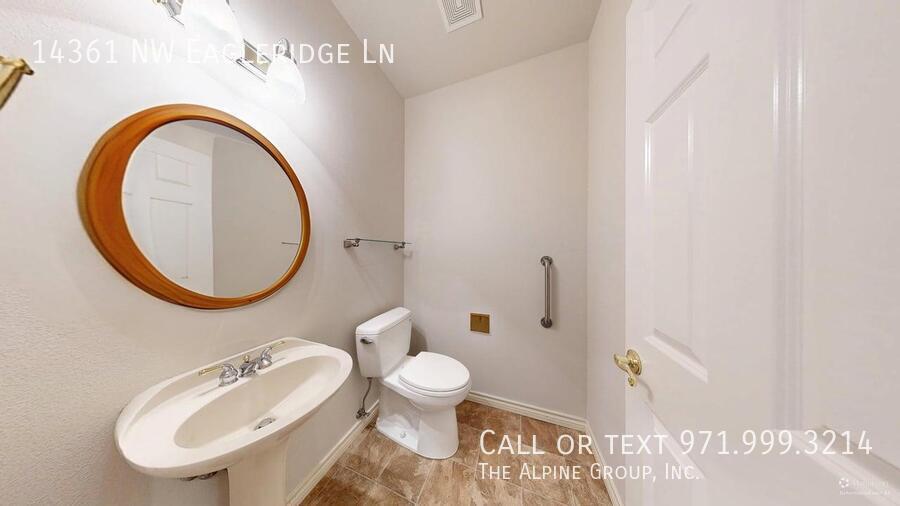 🌿 Oakridge Estates Beauty — Spacious Home + Fenced Backyard! property image