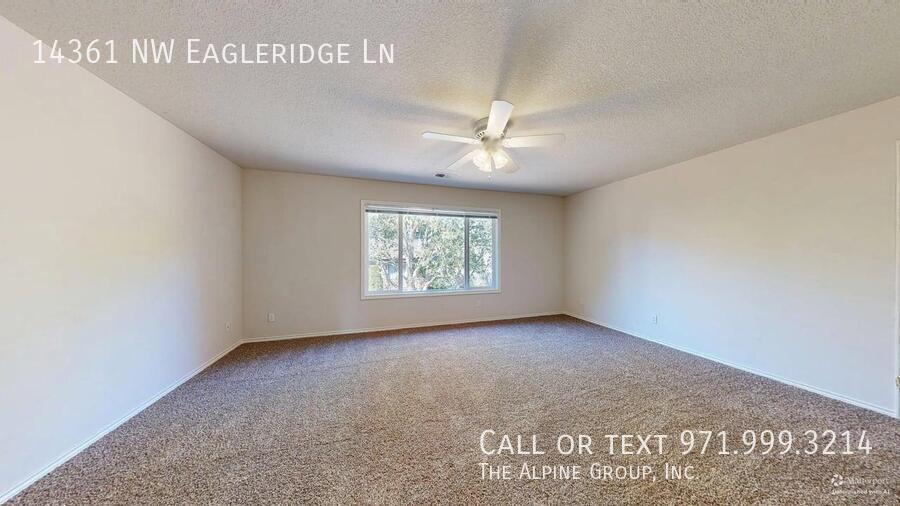 🌿 Oakridge Estates Beauty — Spacious Home + Fenced Backyard! property image