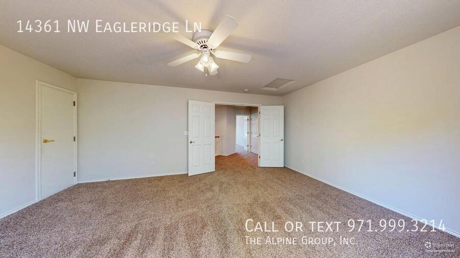 🌿 Oakridge Estates Beauty — Spacious Home + Fenced Backyard! property image