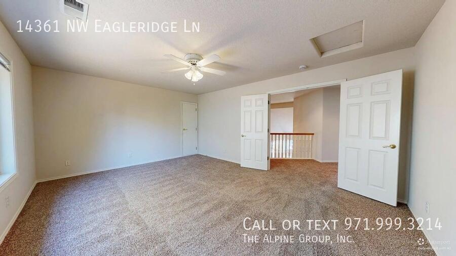 🌿 Oakridge Estates Beauty — Spacious Home + Fenced Backyard! property image