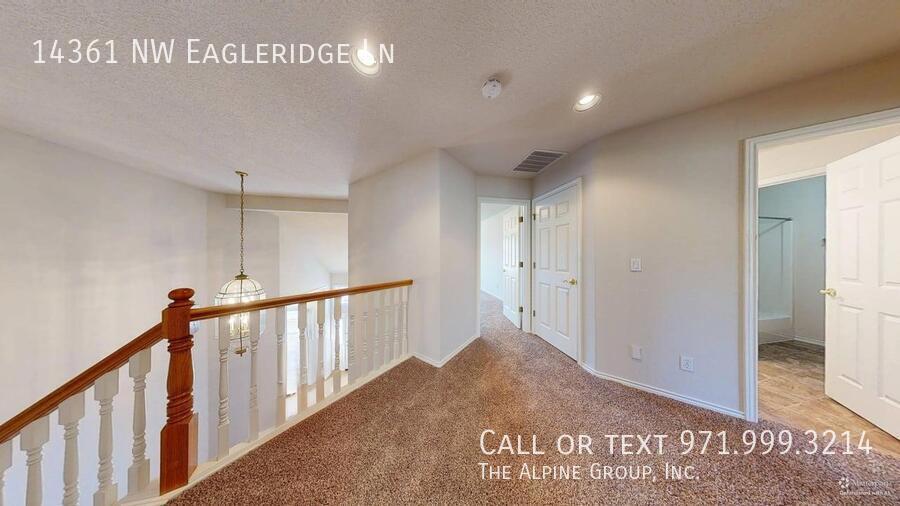 🌿 Oakridge Estates Beauty — Spacious Home + Fenced Backyard! property image