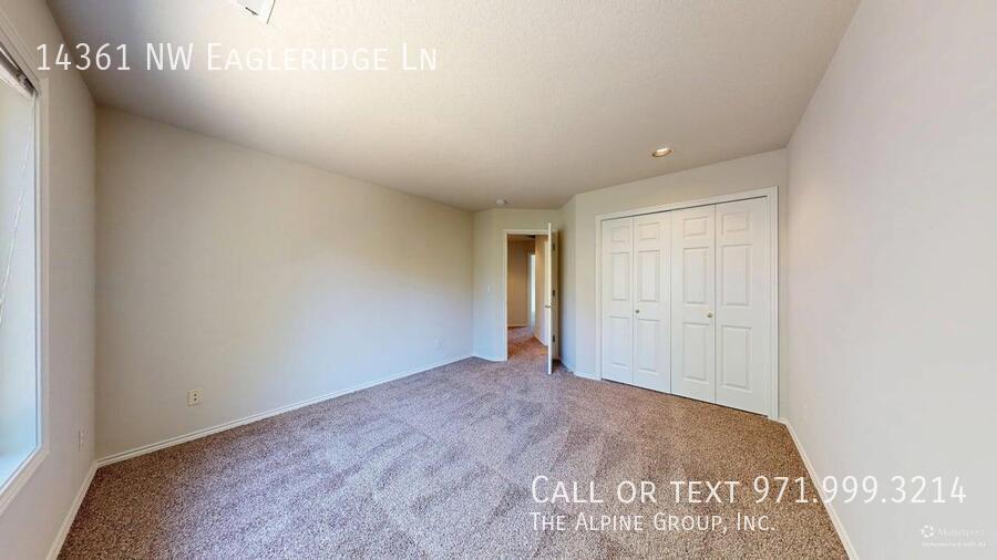 🌿 Oakridge Estates Beauty — Spacious Home + Fenced Backyard! property image