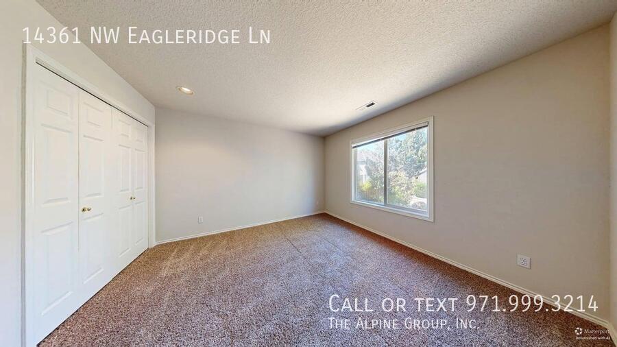 🌿 Oakridge Estates Beauty — Spacious Home + Fenced Backyard! property image