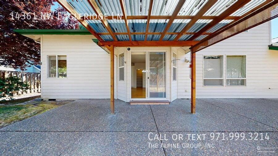 🌿 Oakridge Estates Beauty — Spacious Home + Fenced Backyard! property image