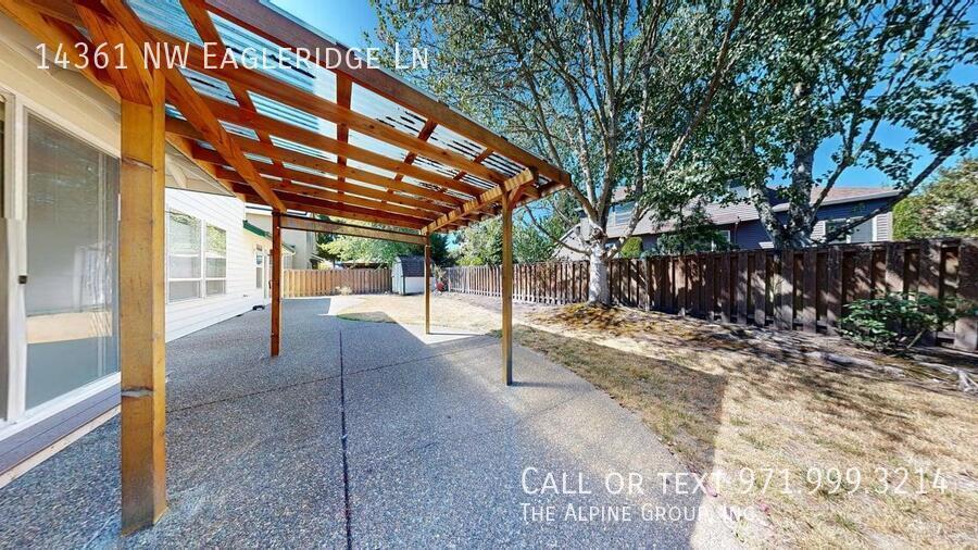 🌿 Oakridge Estates Beauty — Spacious Home + Fenced Backyard! property image