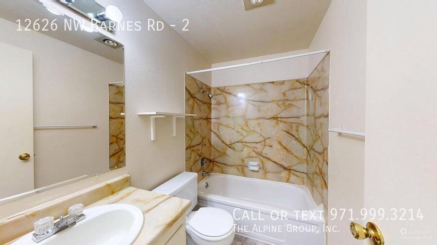 🏡 Peaceful Living by the Pond – Westlake Village Condo! property image