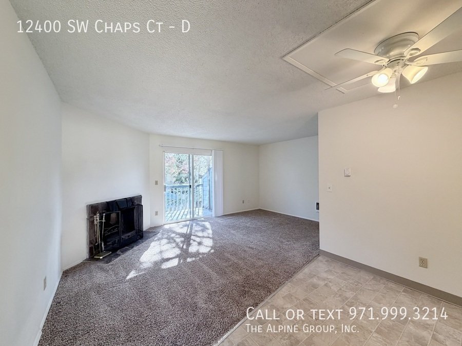 🌼Light-Filled Top-Floor Unit with In-Unit Laundry & Parking! property image