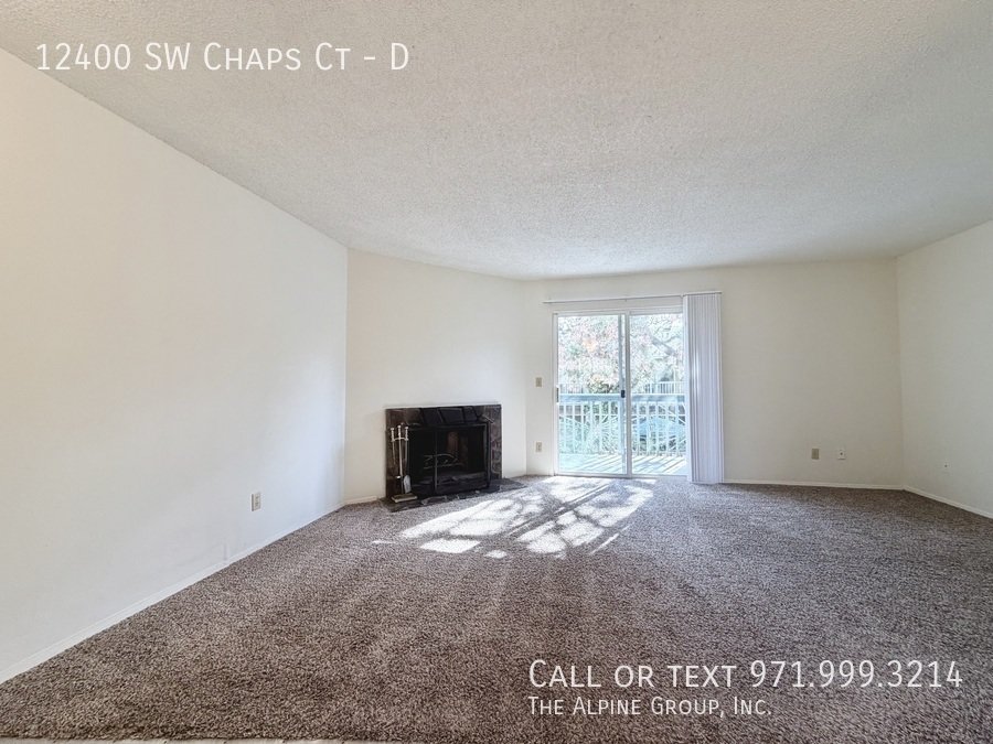 🌼Light-Filled Top-Floor Unit with In-Unit Laundry & Parking! property image