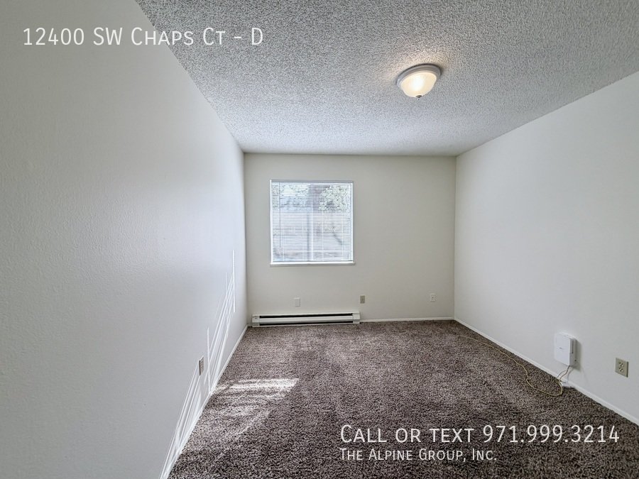 🌼Light-Filled Top-Floor Unit with In-Unit Laundry & Parking! property image
