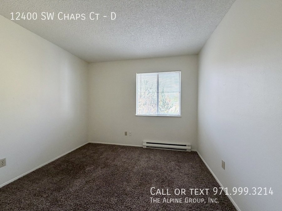 🌼Light-Filled Top-Floor Unit with In-Unit Laundry & Parking! property image
