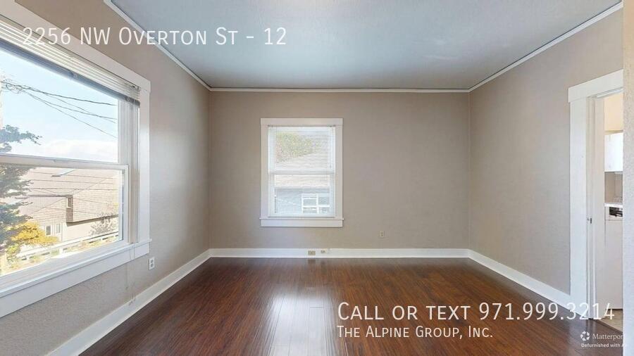 Top Floor Studio in Secure Building, Laundry on-site! property image