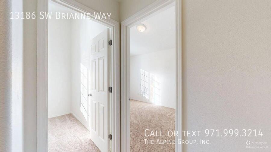 🏠 Cozy 3-Bed with Open Floor Plan & Fenced Yard property image