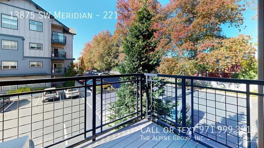 🌆 Luxury Living Near Nike – A/C, Pool & More! property image