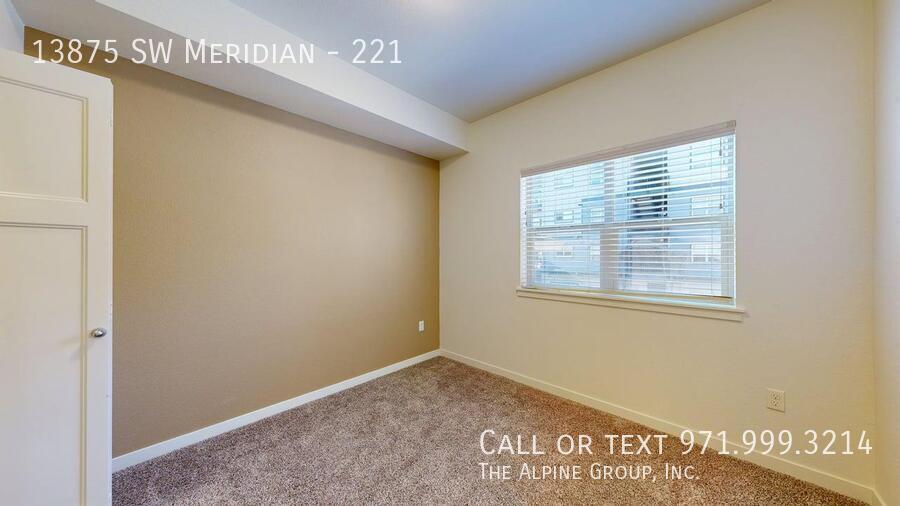 🌆 Luxury Living Near Nike – A/C, Pool & More! property image