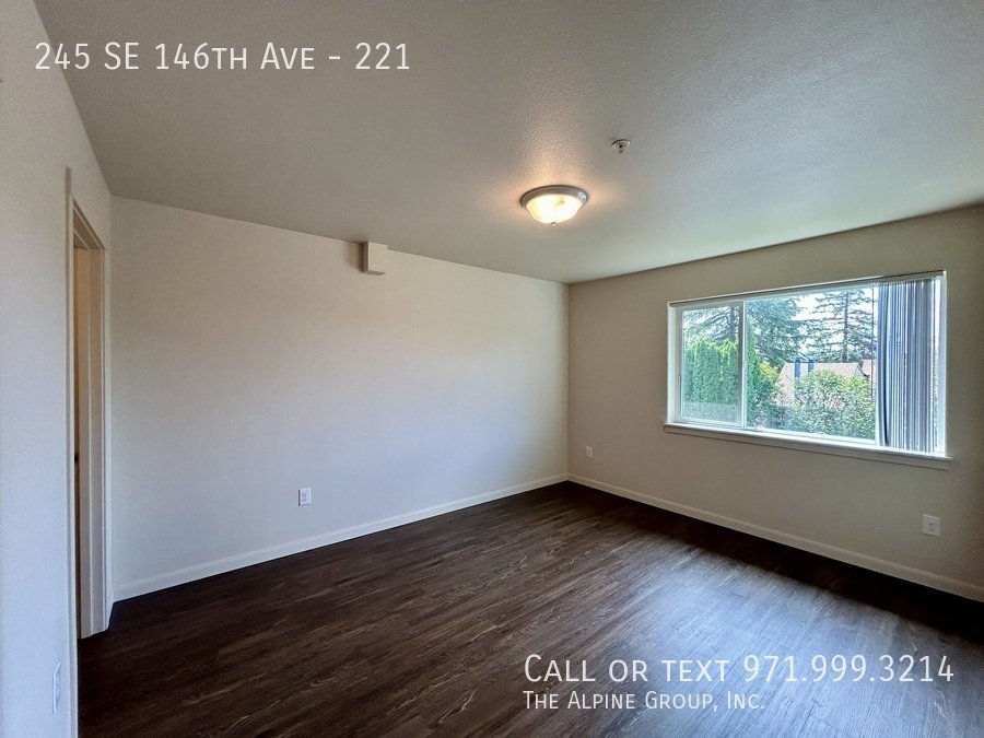 Pet friendly, Washer/Dryer Included! property image