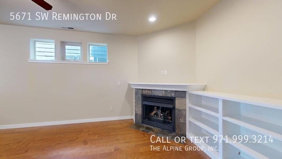 💫 Bright, Open & Move-In Ready! 🏡 property image