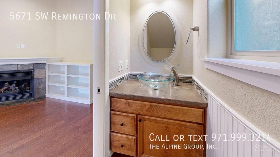 💫 Bright, Open & Move-In Ready! 🏡 property image