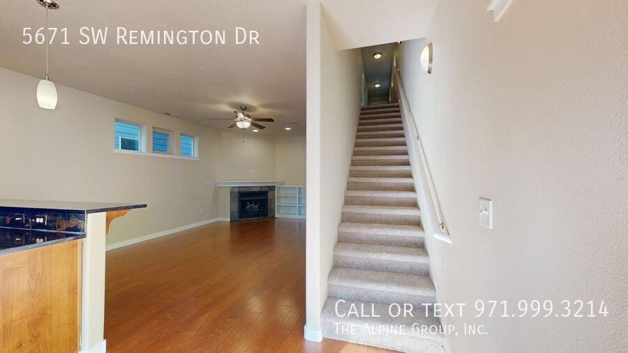 💫 Bright, Open & Move-In Ready! 🏡 property image