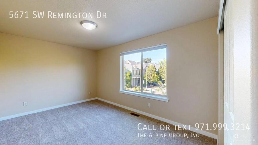 💫 Bright, Open & Move-In Ready! 🏡 property image