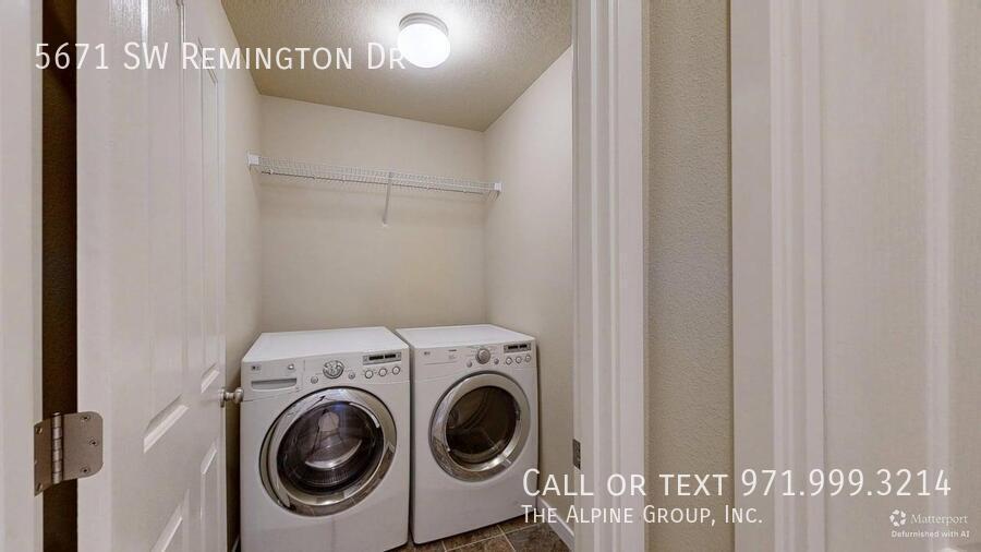 💫 Bright, Open & Move-In Ready! 🏡 property image