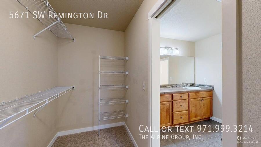 💫 Bright, Open & Move-In Ready! 🏡 property image