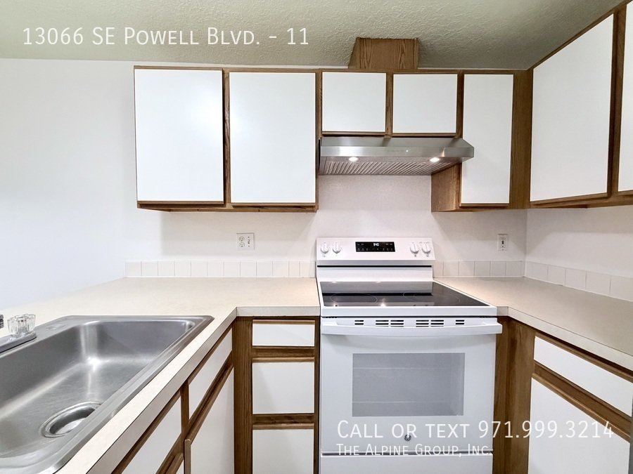 2 bed 2 bath in Powellhurst neighborhood! property image