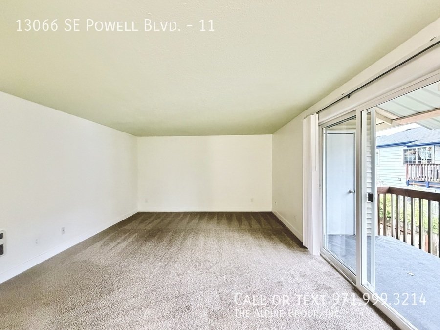 2 bed 2 bath in Powellhurst neighborhood! property image