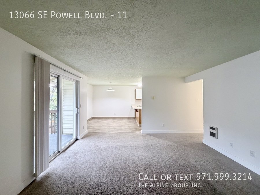 2 bed 2 bath in Powellhurst neighborhood! property image