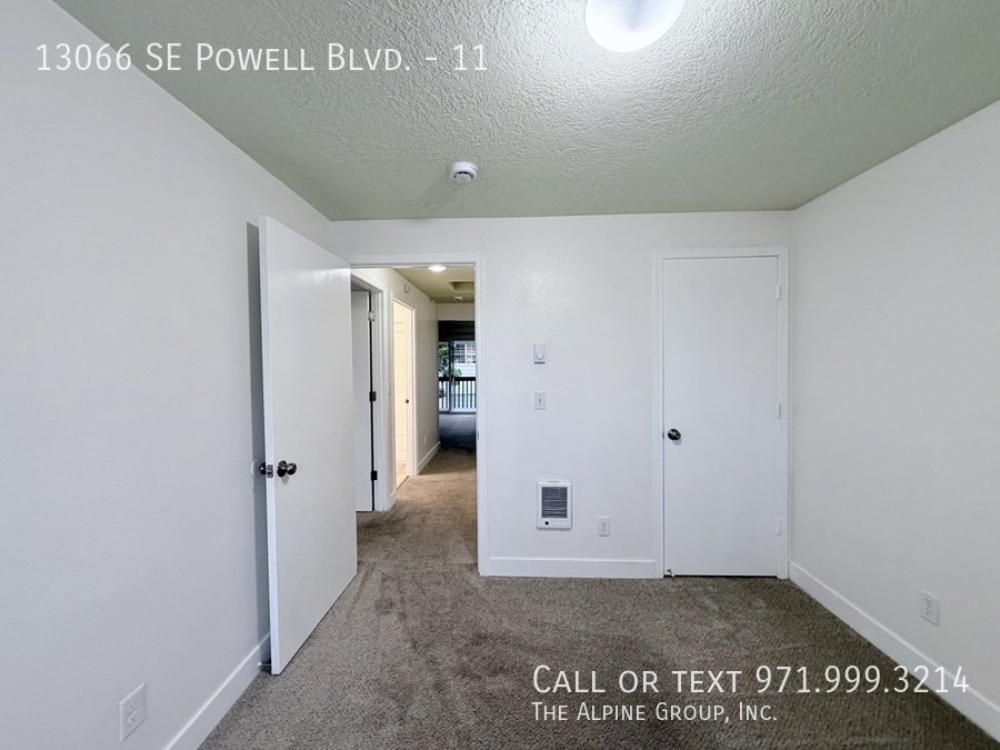 2 bed 2 bath in Powellhurst neighborhood! property image