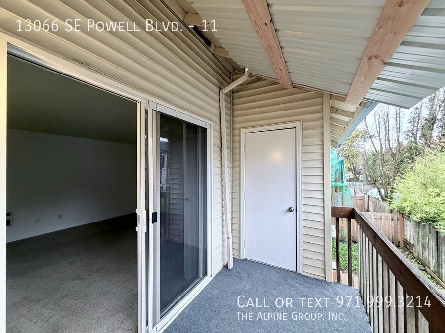 2 bed 2 bath in Powellhurst neighborhood! property image