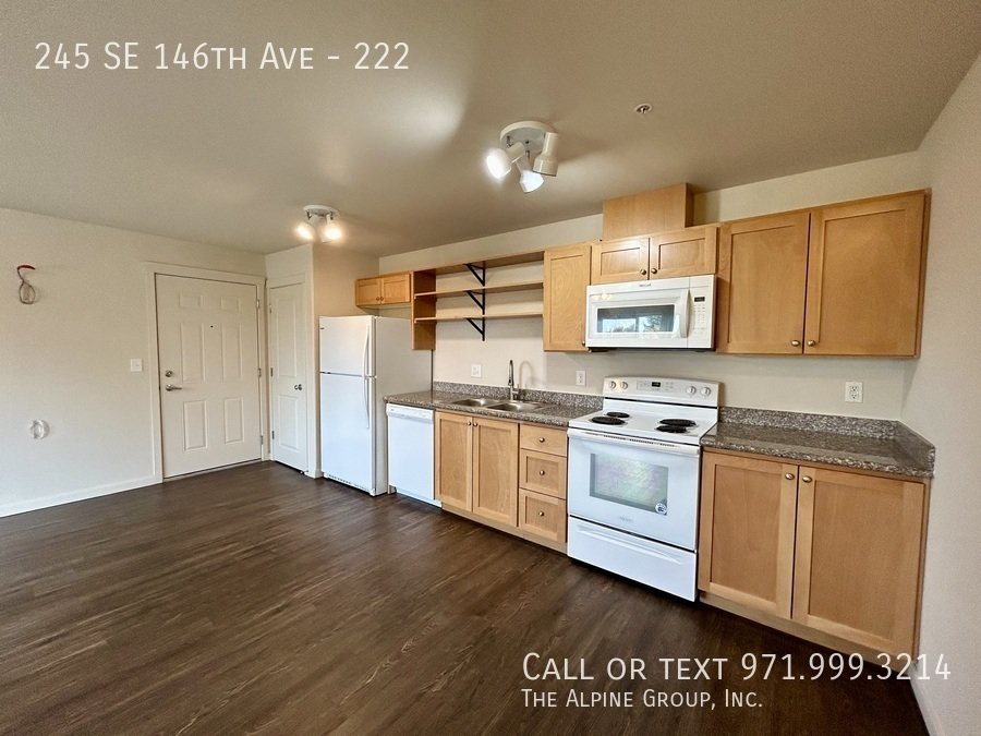 ONE MONTH FREE, Pet friendly, Washer/Dryer Included! property image