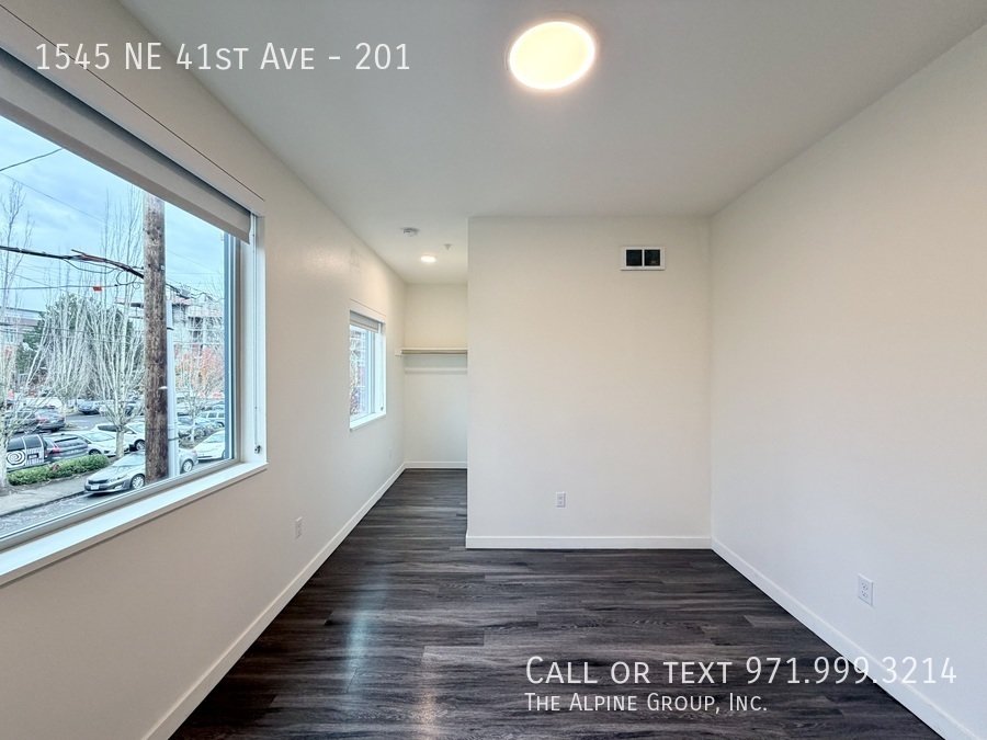 🏡 Luxury Details & Prime Location at 41 Central property image