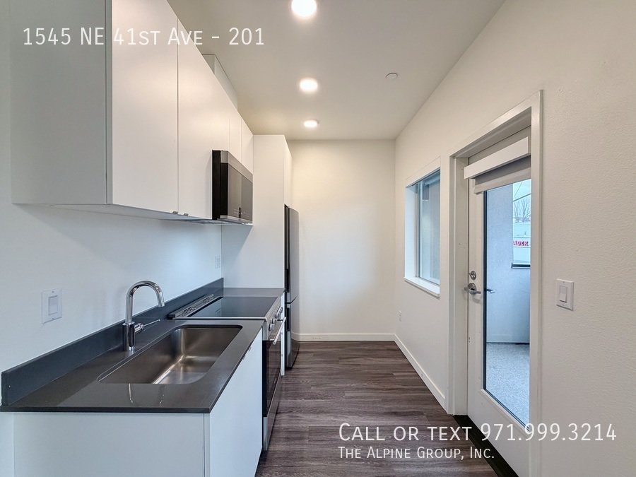 🏡 Luxury Details & Prime Location at 41 Central property image