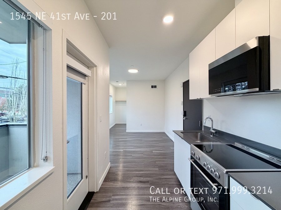 🏡 Luxury Details & Prime Location at 41 Central property image