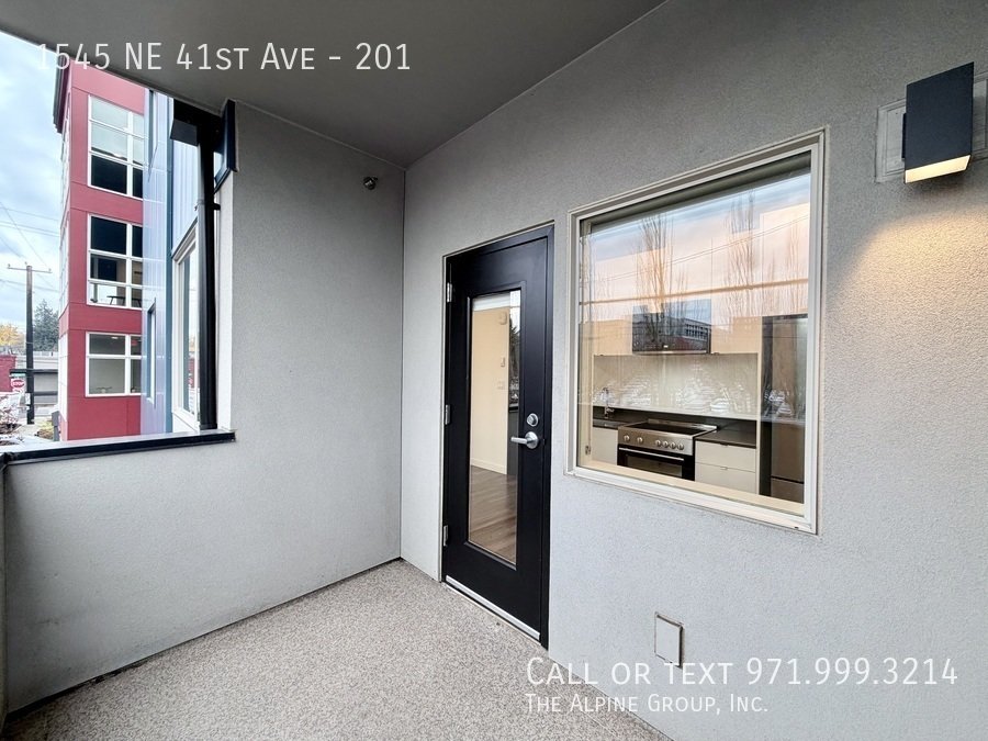 🏡 Luxury Details & Prime Location at 41 Central property image