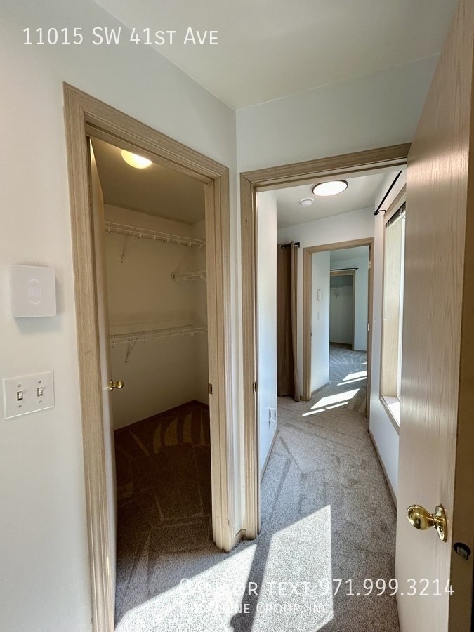 🌿 Quiet Forest Hideaway | Light-Filled Home with Cozy Touches property image