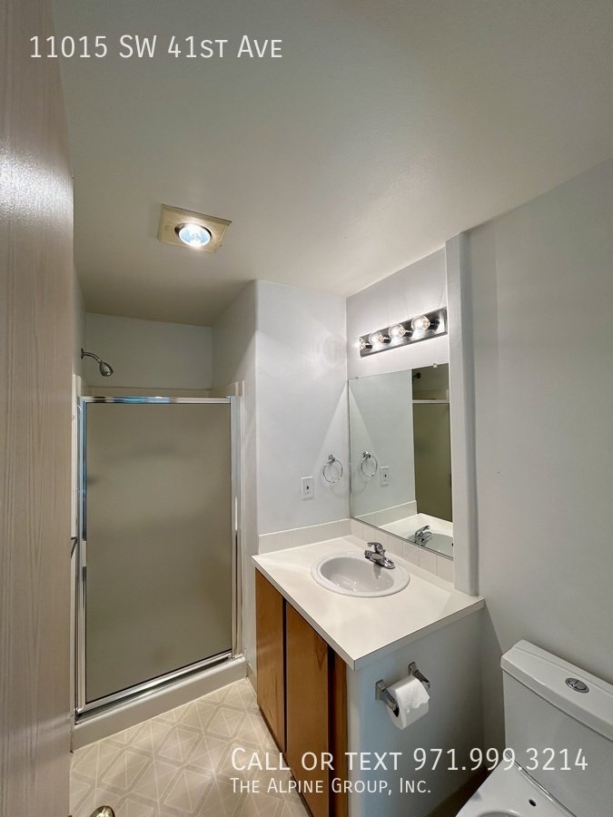 🌿 Quiet Forest Hideaway | Light-Filled Home with Cozy Touches property image