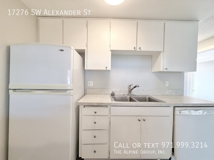 $500 Off Your Deposit! Modern 2BR in Heart of Aloha 🌼💫 property image