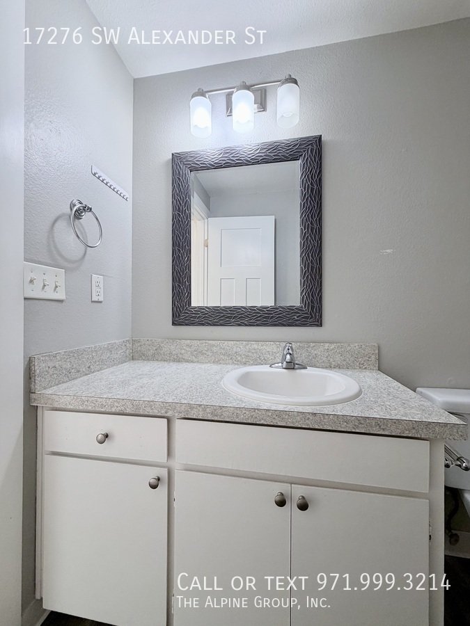 $500 Off Your Deposit! Modern 2BR in Heart of Aloha 🌼💫 property image