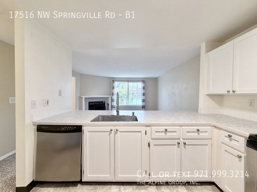 ✨ Modern 2BR at The Courtyards — Garage Included! property image