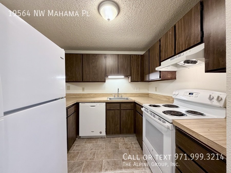 🌿 Bright Rock Creek Townhome property image